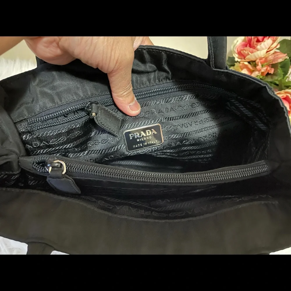“SOLD”100% Authentic PRADA tote bag🖤🖤🖤 - Picture 7 of 15